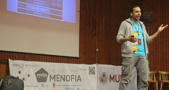 Islam Mahmoud speaking at a Mozilla Egypt event